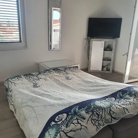 Odlicno Opremljeni Novouredeni Iva, Okrug Gornji تروغير