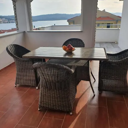 Odlicno Opremljeni Novouredeni Iva, Okrug Gornji Апартаменти *