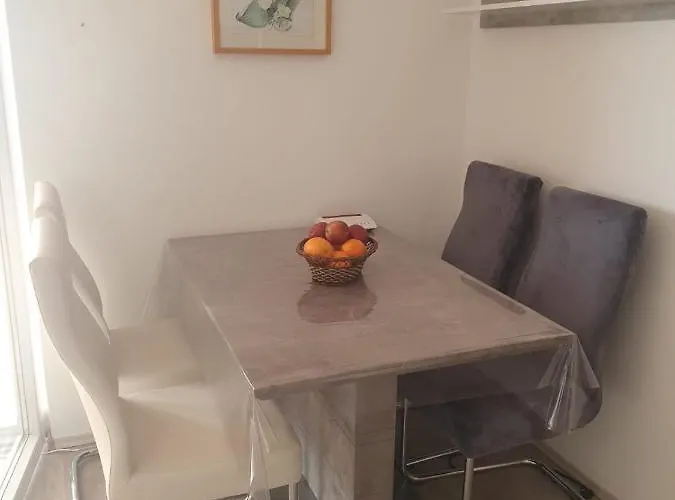 Odlicno Opremljeni Novouredeni Iva, Okrug Gornji Трогір