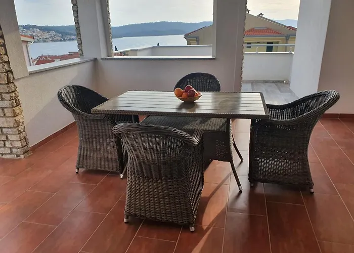 Odlicno Opremljeni Novouredeni Iva, Okrug Gornji Appartement *