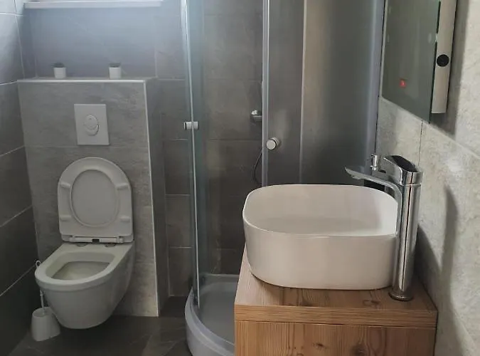 Appartement Odlicno Opremljeni Novouredeni Iva, Okrug Gornji *
