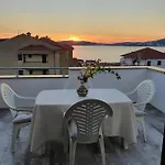 Odlicno Opremljeni Novouredeni Iva, Okrug Gornji *
