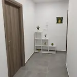 Odlicno Opremljeni Novouredeni Iva, Okrug Gornji