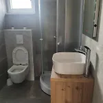 Apartment Odlicno Opremljeni Novouredeni Iva, Okrug Gornji *
