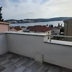 Apartment Odlicno Opremljeni Novouredeni Iva, Okrug Gornji Trogir