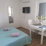 Apartment Odlicno Opremljeni Novouredeni Iva, Okrug Gornji *