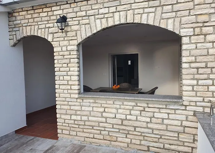 Odlicno Opremljeni Novouredeni Iva, Okrug Gornji