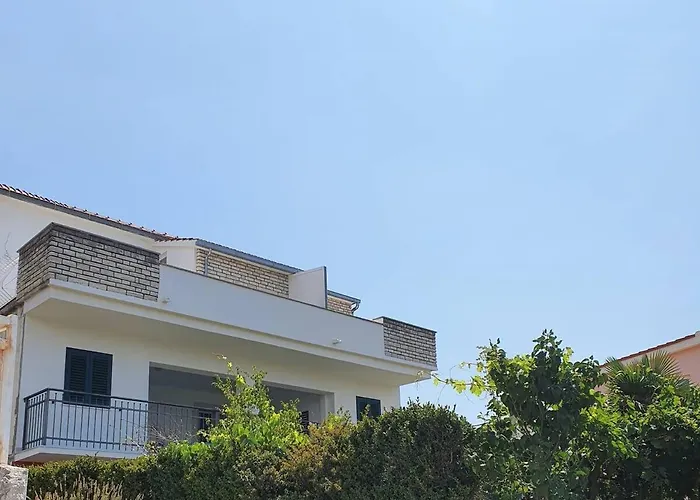 Odlicno Opremljeni Novouredeni Iva, Okrug Gornji 公寓