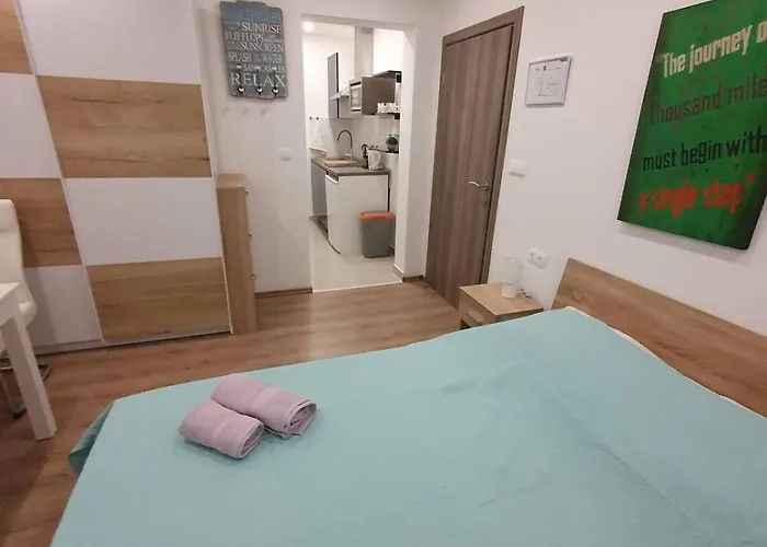 Odlicno Opremljeni Novouredeni Iva, Okrug Gornji *